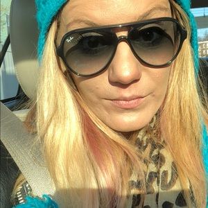 Meet your Posher, Alexandra